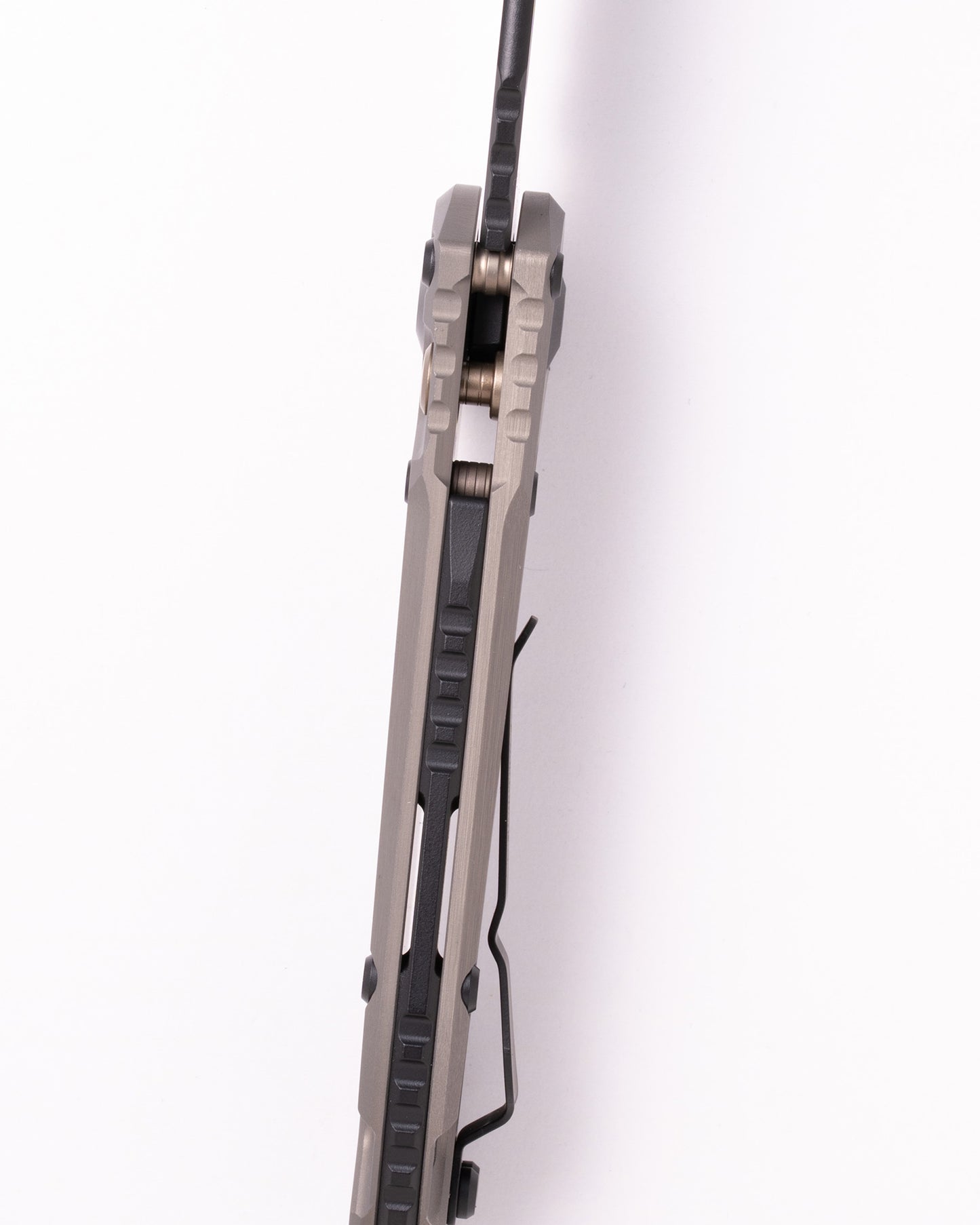 L.U.D.T.® GEN III S/E BLACK PART SERRATE NATURAL CLEAR (1135-2NC)