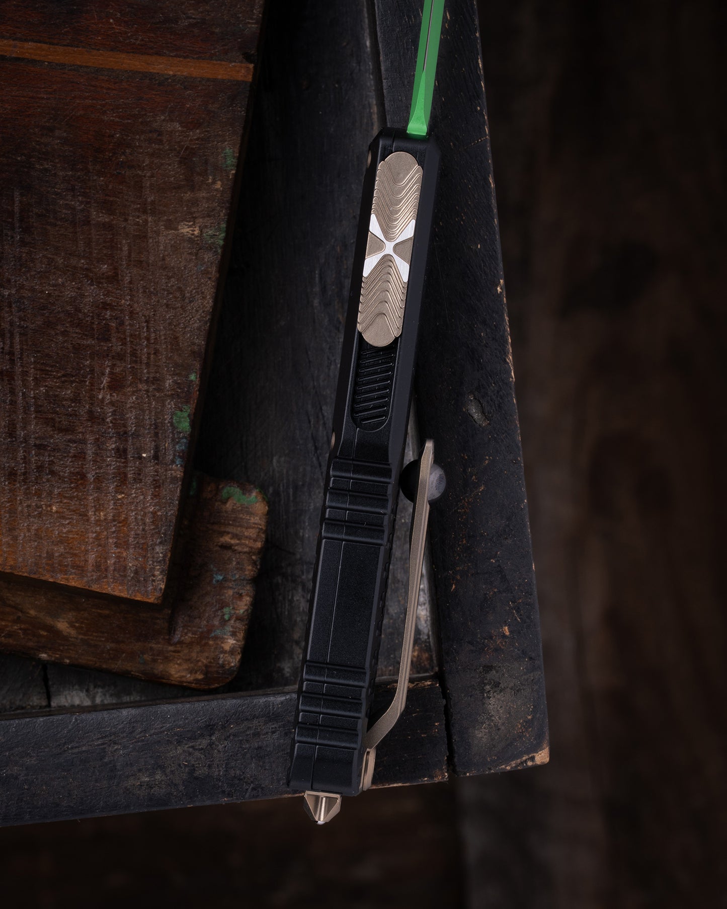 UTX-85 GEN IV D/E JEDI MASTER W/ GREEN BLADE (12324-1JM)