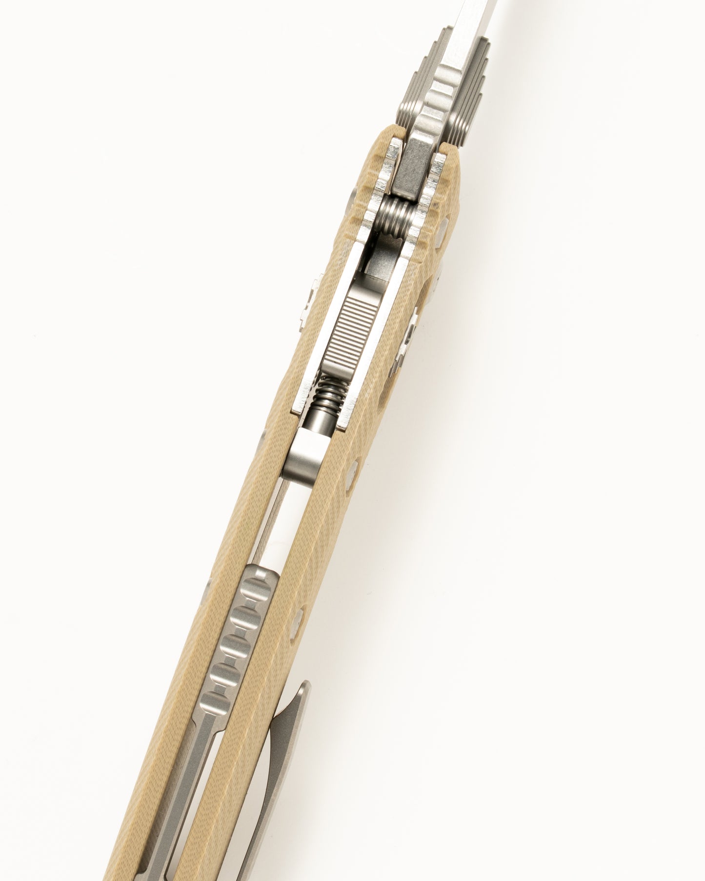 AMPHIBIAN RAM-LOK STW PART SERR FLUTED TAN G10 (137RL-11FLGTTA)