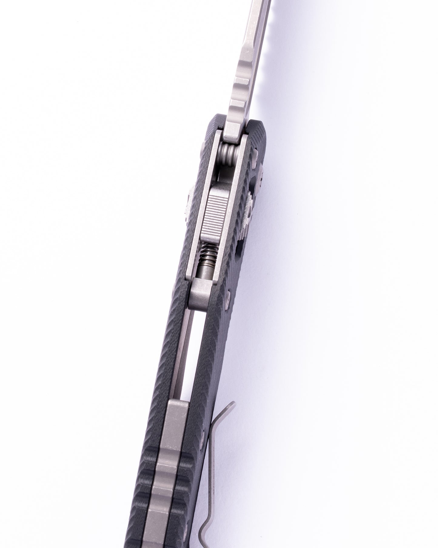MSI S/E APOCALYPTIC FULL SERRATE FLUTED G-10 BLACK (210-12APFLGTBK)