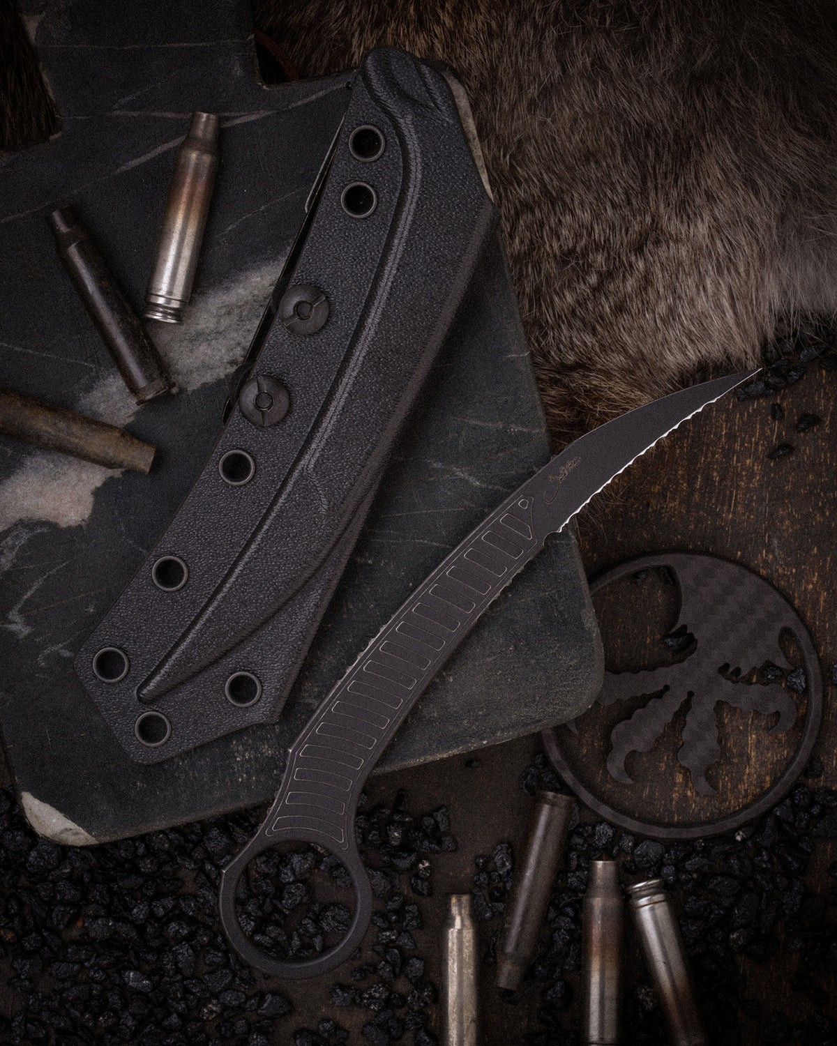 Feather Signature Series S/E Distressed Black Full Serrated (215-3DBKS)