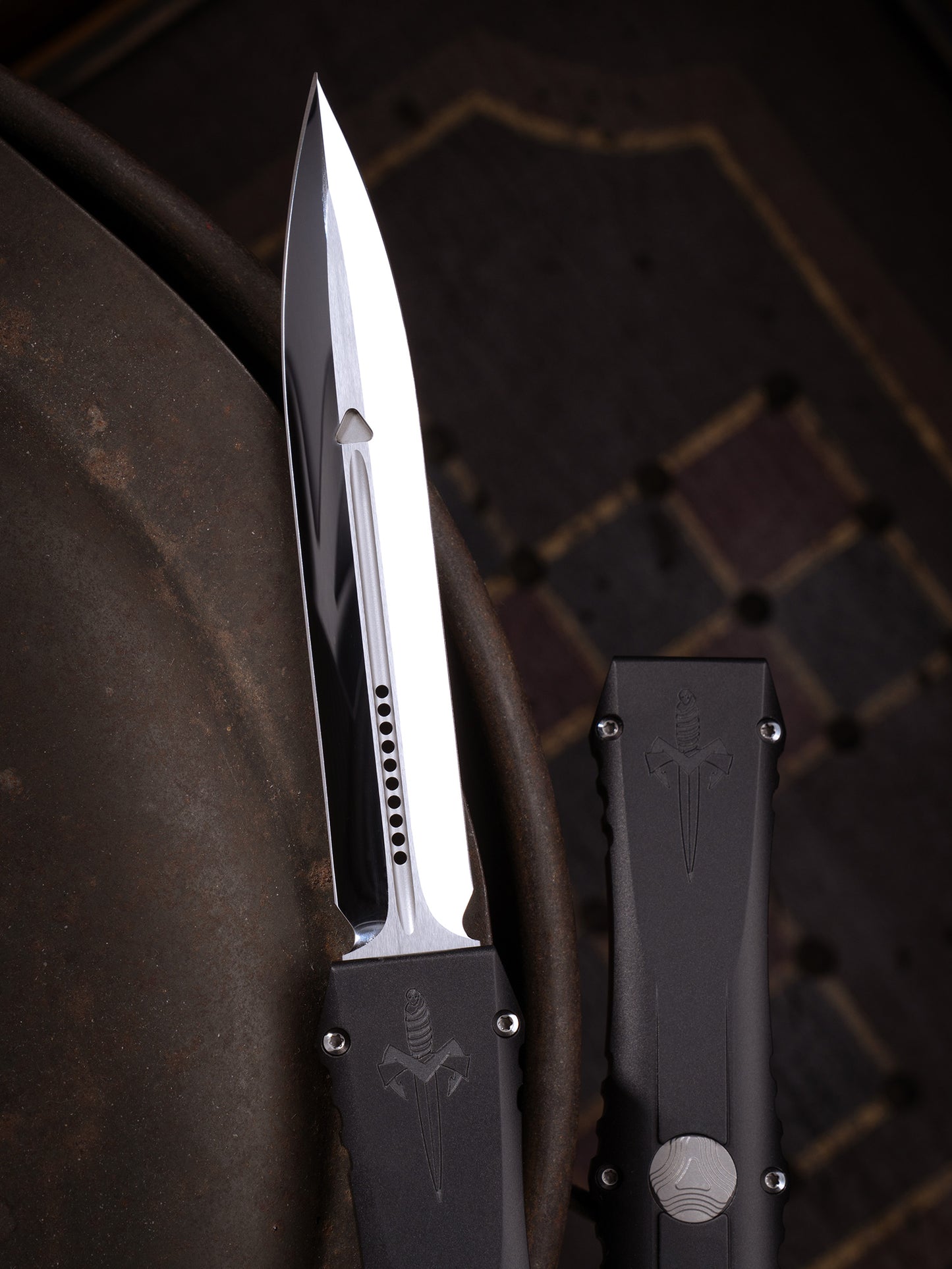 Nemesis IV – Double Edge Mirror Polish Black Hardcoat Anodized Alloy Hard Cut Stainless