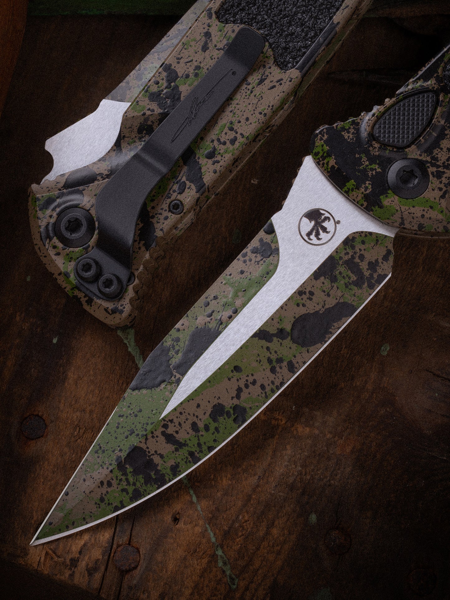 SOCOM® ELITE AUTO SPEAR POINT SIGNATURE SERIES TAN BLACK AND OD GREEN SPLATTER STANDARD (160A-1ODTABKSPLSS)