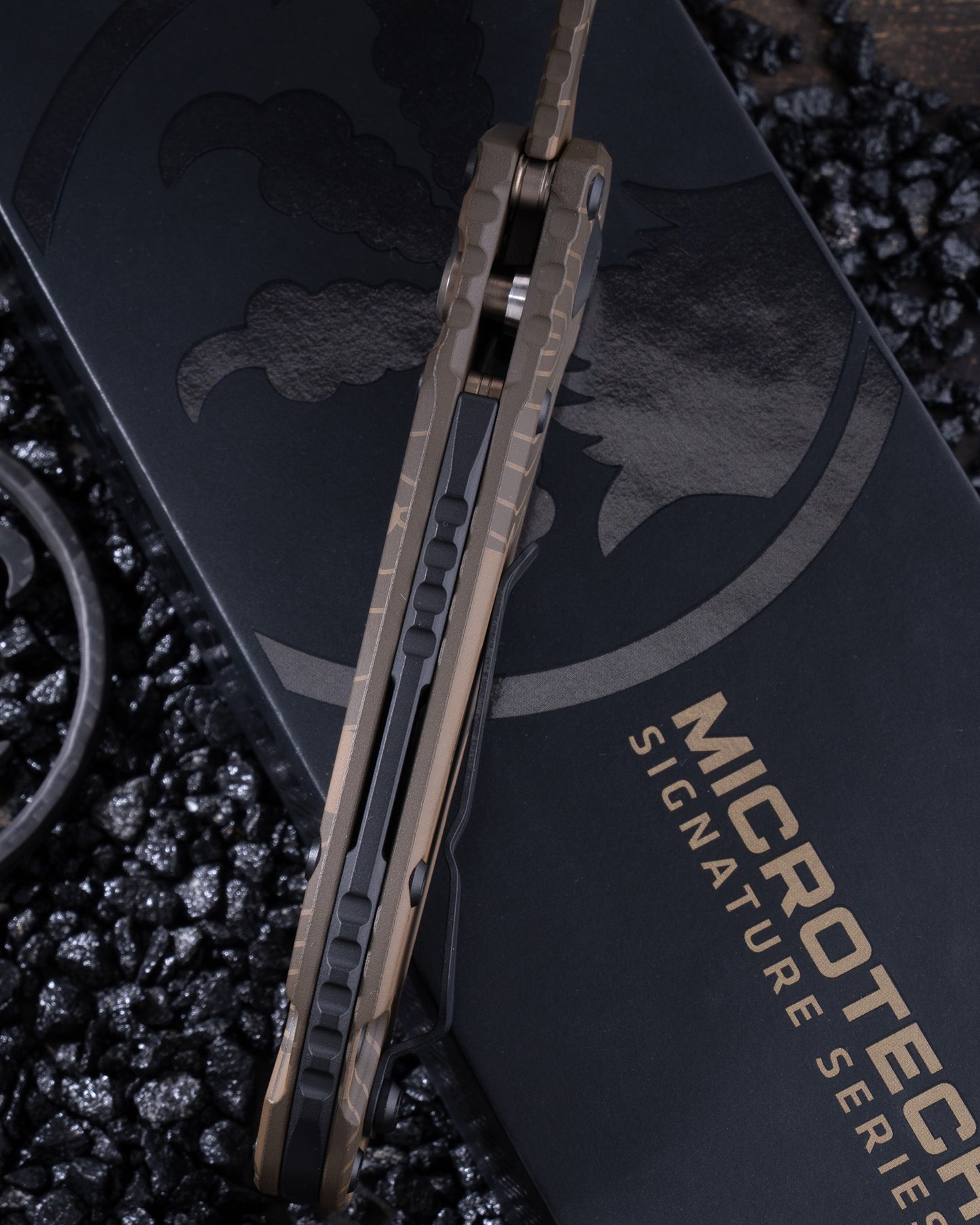 L.U.D.T.® S/E GEN III Signature Series Smooth Handle Topographic Badlands Camo Standard