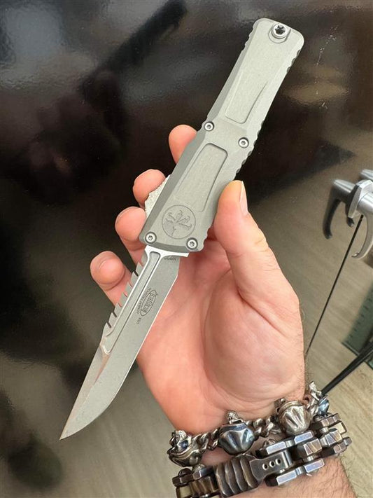 Combat Troodon Interceptor Gen III Apocalyptic Natural Clear Standard (1217-10APNCS)