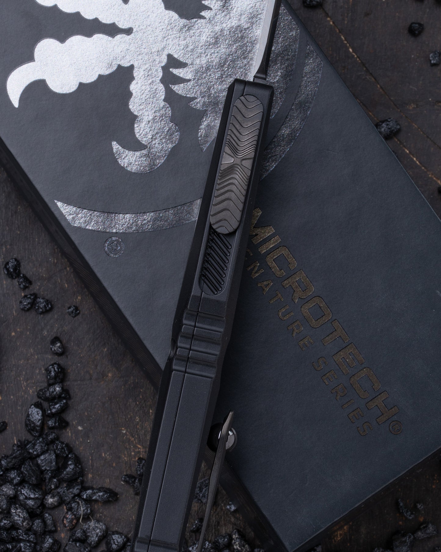 Combat Troodon Gen III D/E Standard DLC Shadow Series (1142-1DLCTSH)