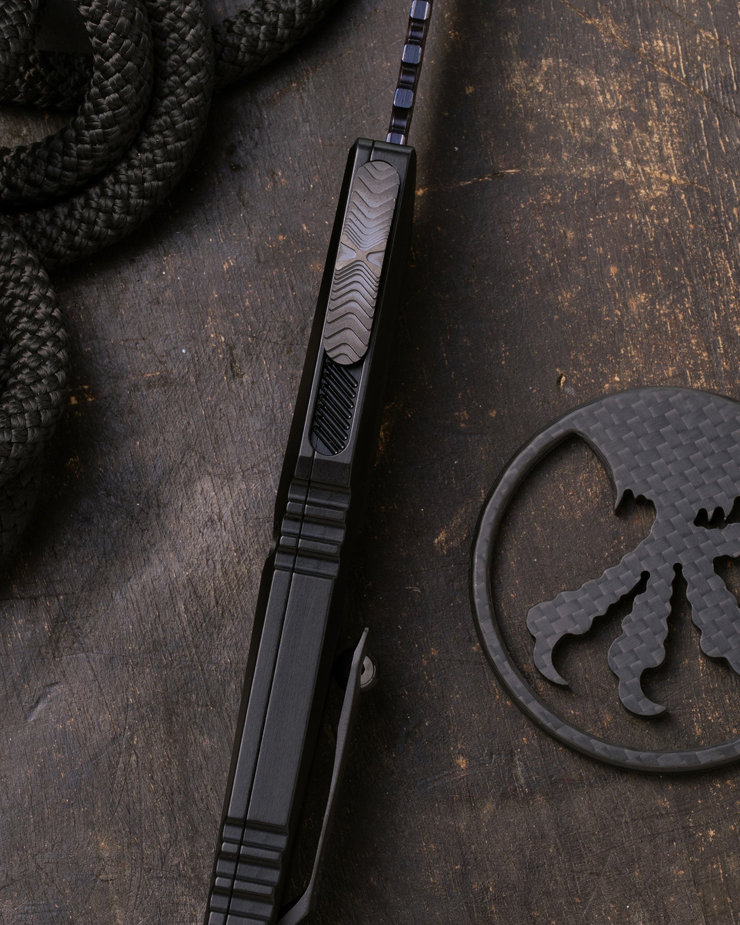 COMBAT TROODON LT – HELLHOUND BLUED BAKER FORGE COPPERMAI DAMASCUS HEFTED ALLOY DLC HARD CUT HARDWARE & BLUE TITANIUM ACCENT