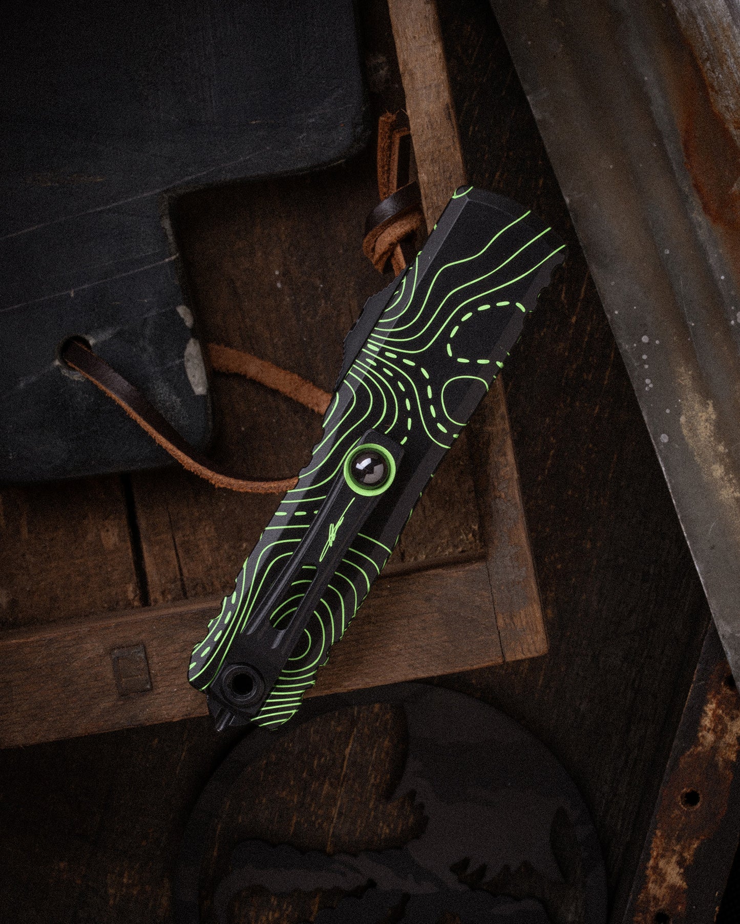 UTX-85® GEN IV T/E SIGNATURE SERIES TOPOGRAPHIC BLACK AND PARAKEET GREEN CAMO PARTIAL SERRATED (12334-2TPBKPGCS)
