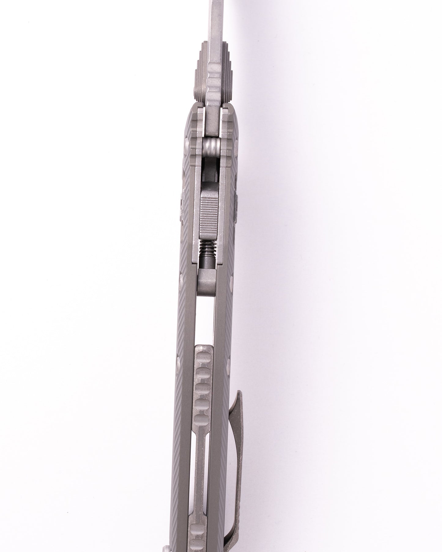 Amphibian® - RAM-LOK™ S/E Apocalyptic® Part Serrate Natural Clear (137RL-11APFLNC)