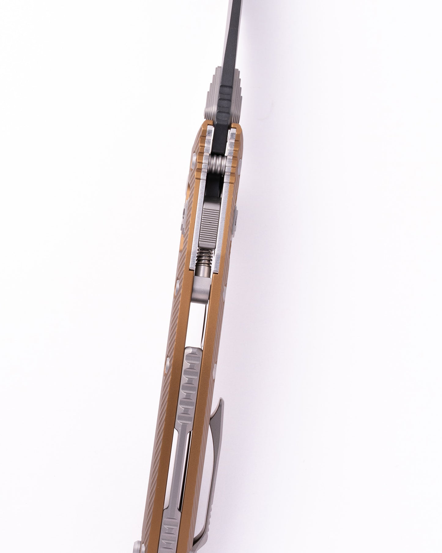 Amphibian® - RAM-LOK™ S/E Fluted Tan Partial Serrated (137RL-2FLTA)