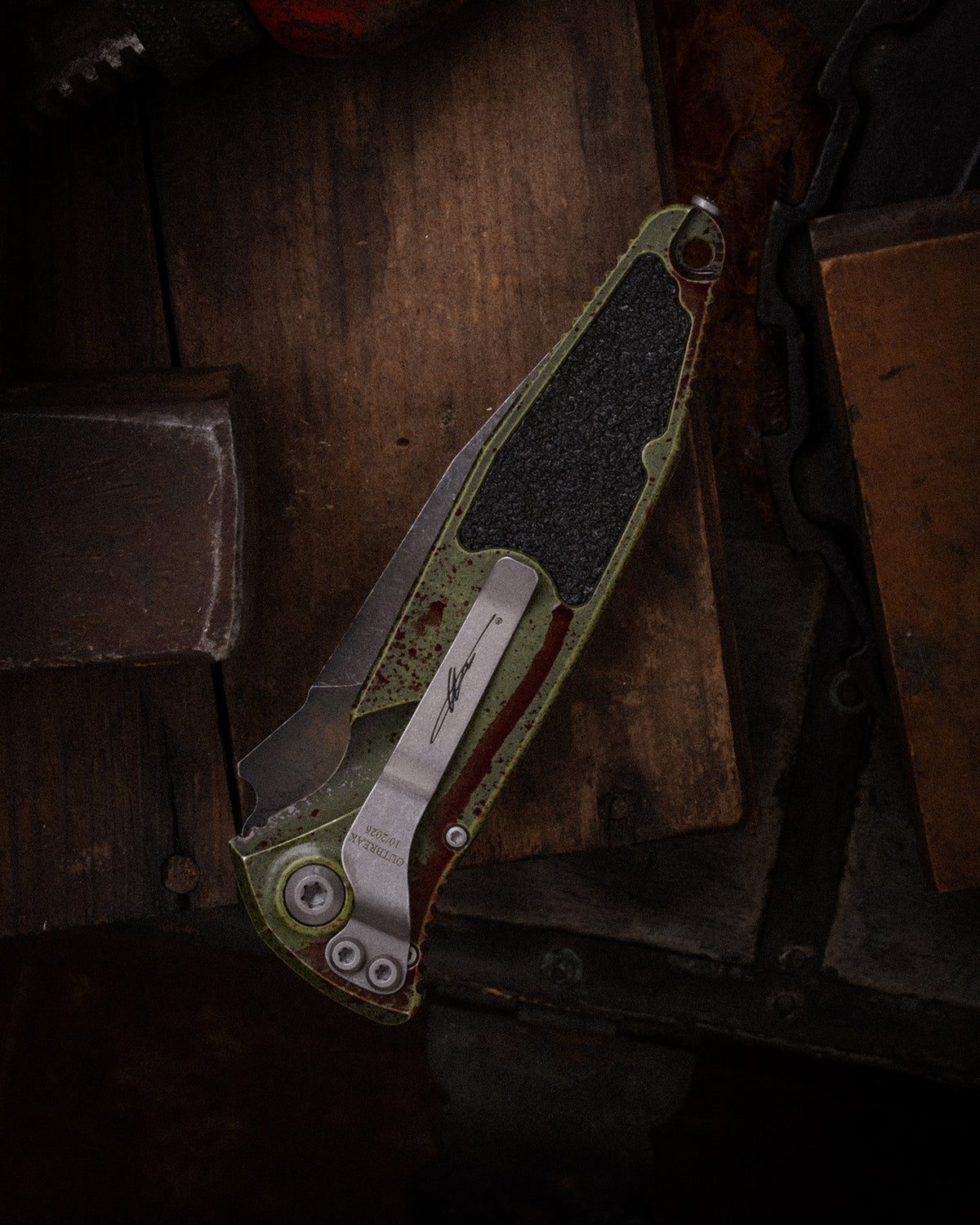 SOCOM® ELITE AUTO SIGNATURE SERIES SPEAR POINT STANDARD OUTBREAK (160A-1OBSS)