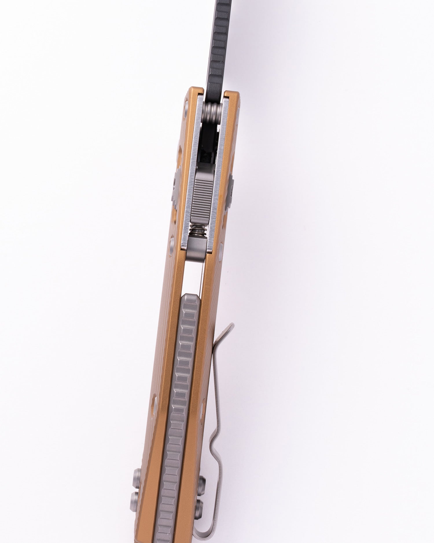 Stitch - RAM-LOK™ Black Partial Serrate Fluted Aluminum Tan (169RL