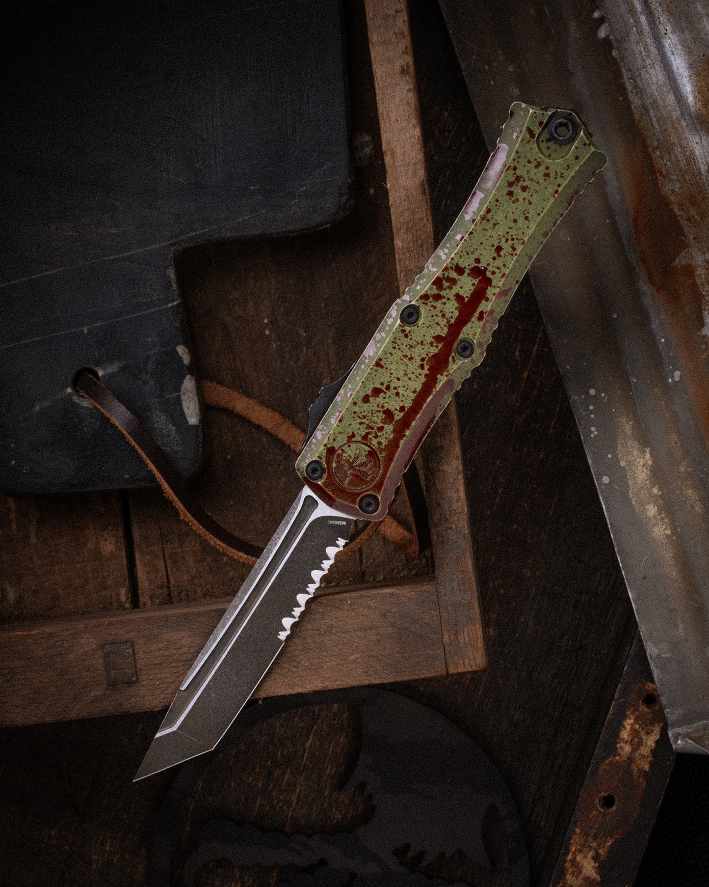 Hera® II Mini T/E SIGNATURE SERIES OUTBREAK DEEP ENGRAVED partial serrated Standard (1704M-2OBDS)