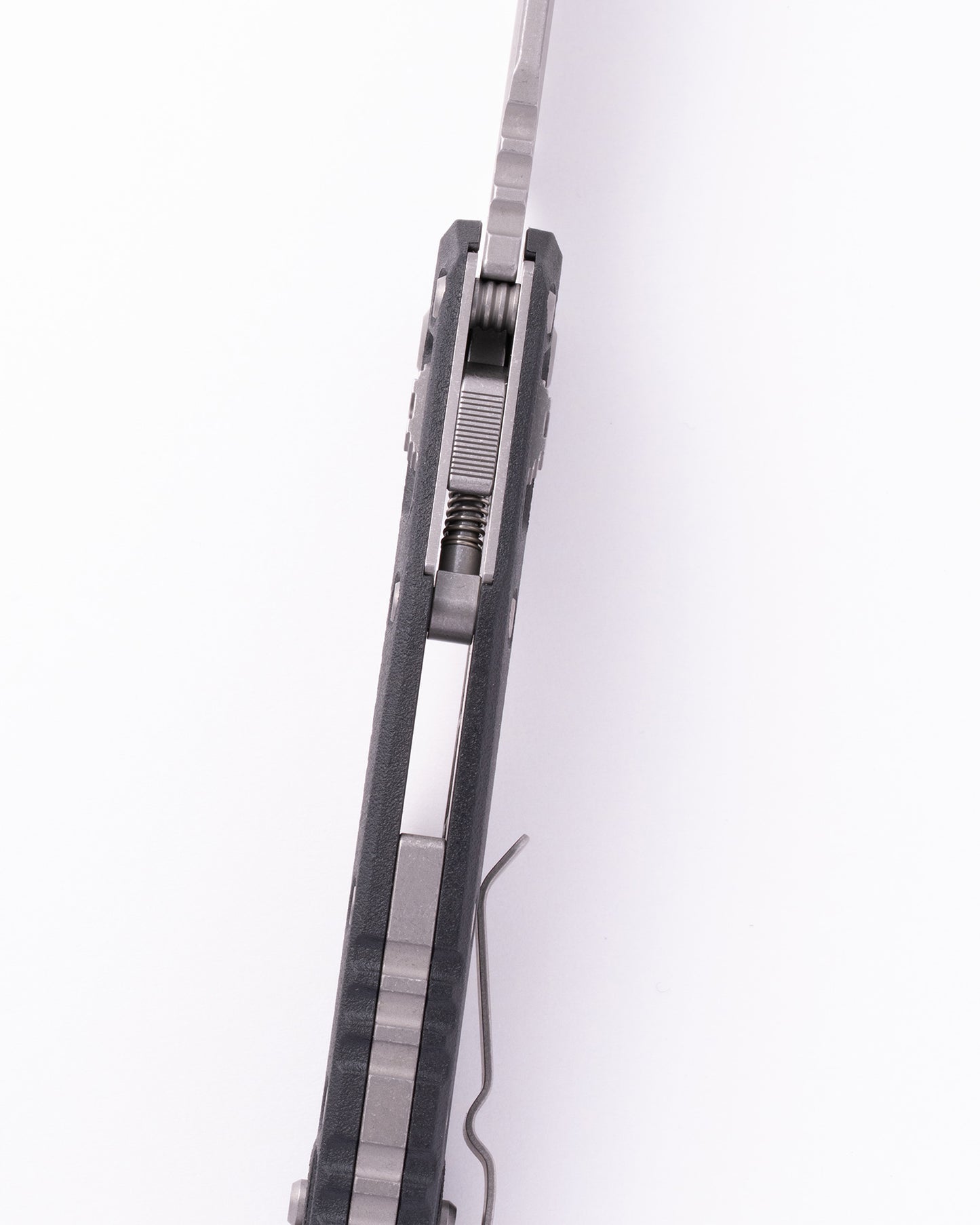 MSI® S/E Tri-Grip Injection Molded Black Apoc Full Serrate (210T-12APPMBK)