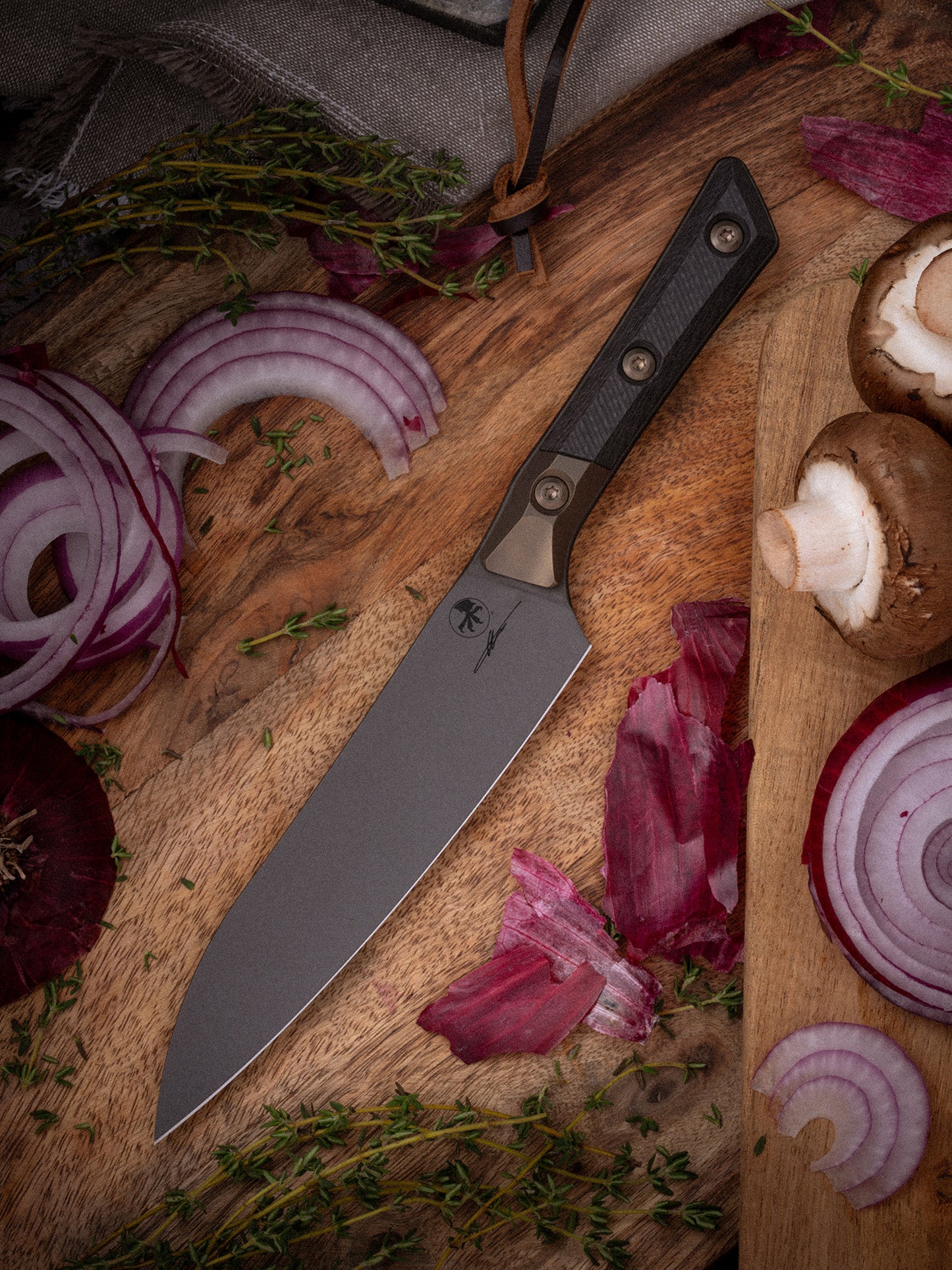 Utility Knife Signature Series DLC Standard Titanium Bolster Carbon Fiber (3400B-1DLCCFS)