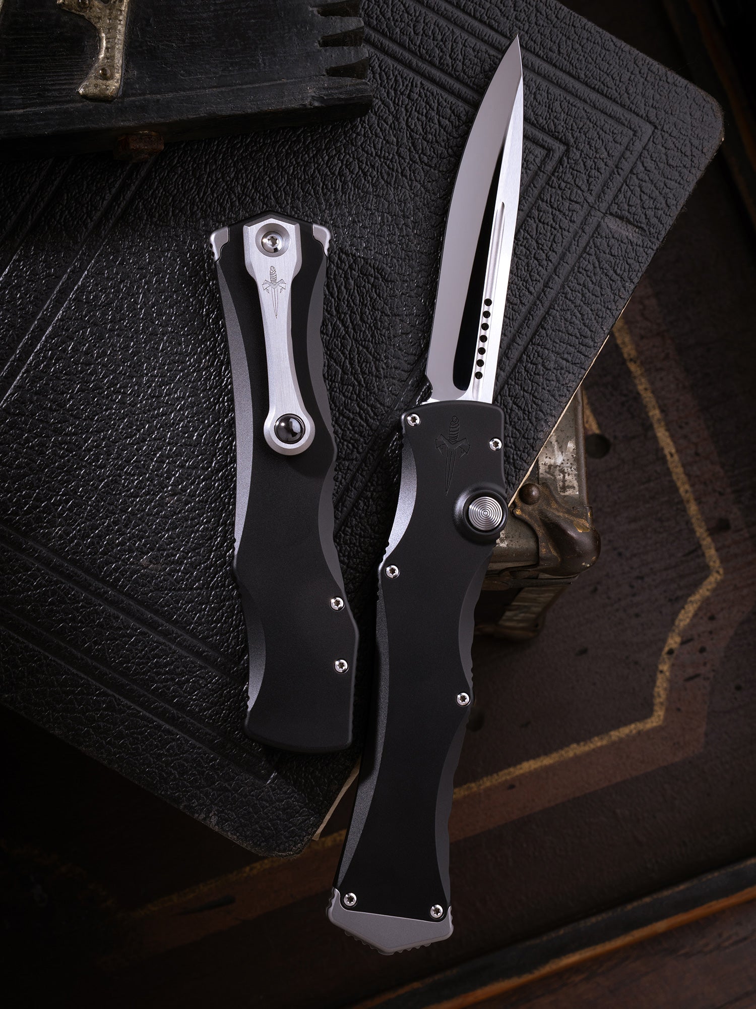 Halo IV – Clip Point Mirror Polish Black Hardcoat Anodized Alloy