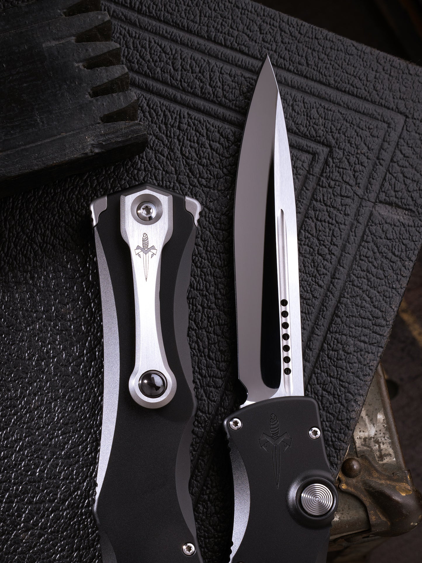 Halo IV – Clip Point Mirror Polish Black Hardcoat Anodized Alloy Hard Cut Stainless