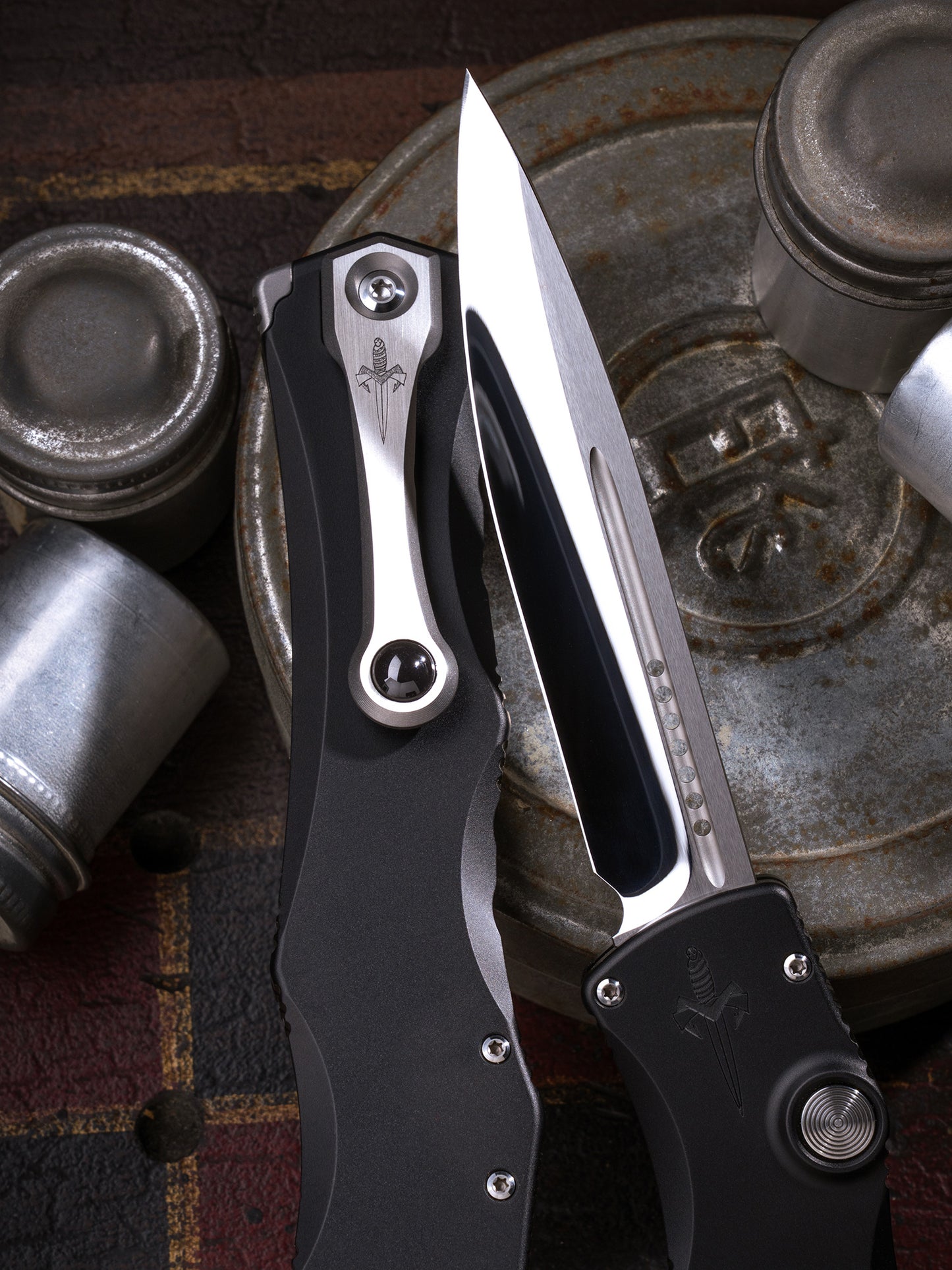 Halo IV – Clip Point Mirror Polish Black Hardcoat Anodized Alloy Hard Cut Stainless