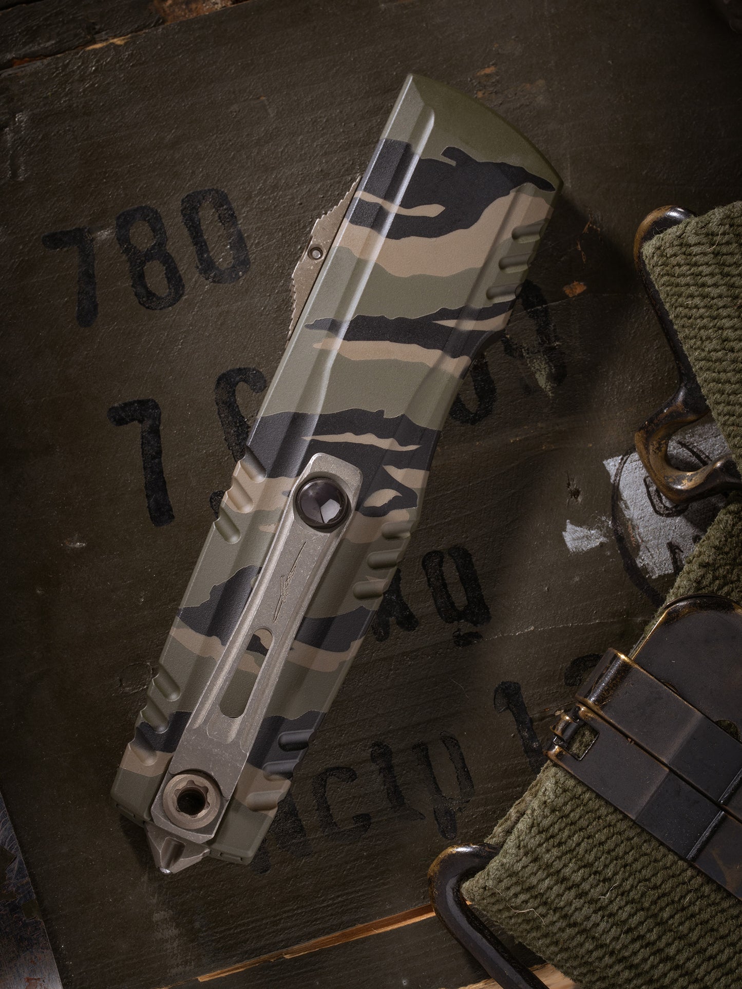 LUMINARY ZBP D/E STANDARD CERAKOTE TIGER STRIPE CAMO TRITIUM BUTTON INSERT SIGNATURE SERIES (1270-1TSCS)