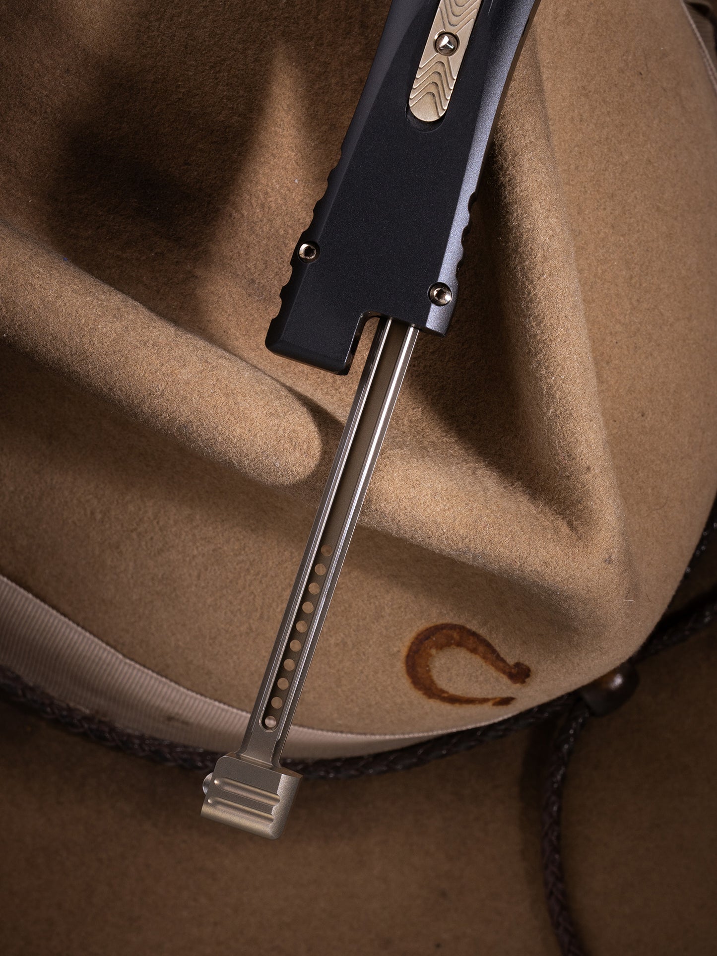 Nemesis IV – Double Edge Etched Hattori Cowry-Y Damascus Black Hardcoat Anodized Alloy Bronzed Hard Cut Stainless