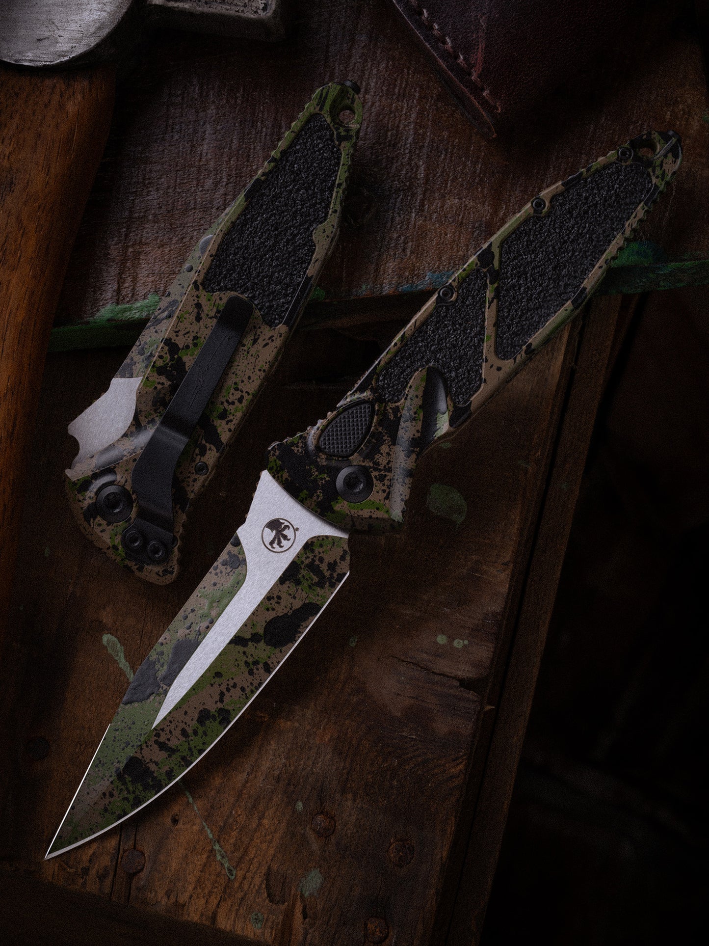 SOCOM® ELITE AUTO SPEAR POINT SIGNATURE SERIES TAN BLACK AND OD GREEN SPLATTER STANDARD (160A-1ODTABKSPLSS)
